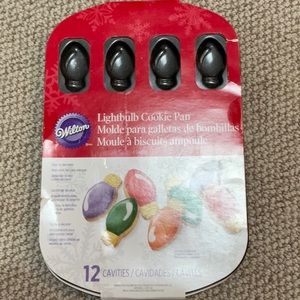 Wilton lightbulb cookie pan